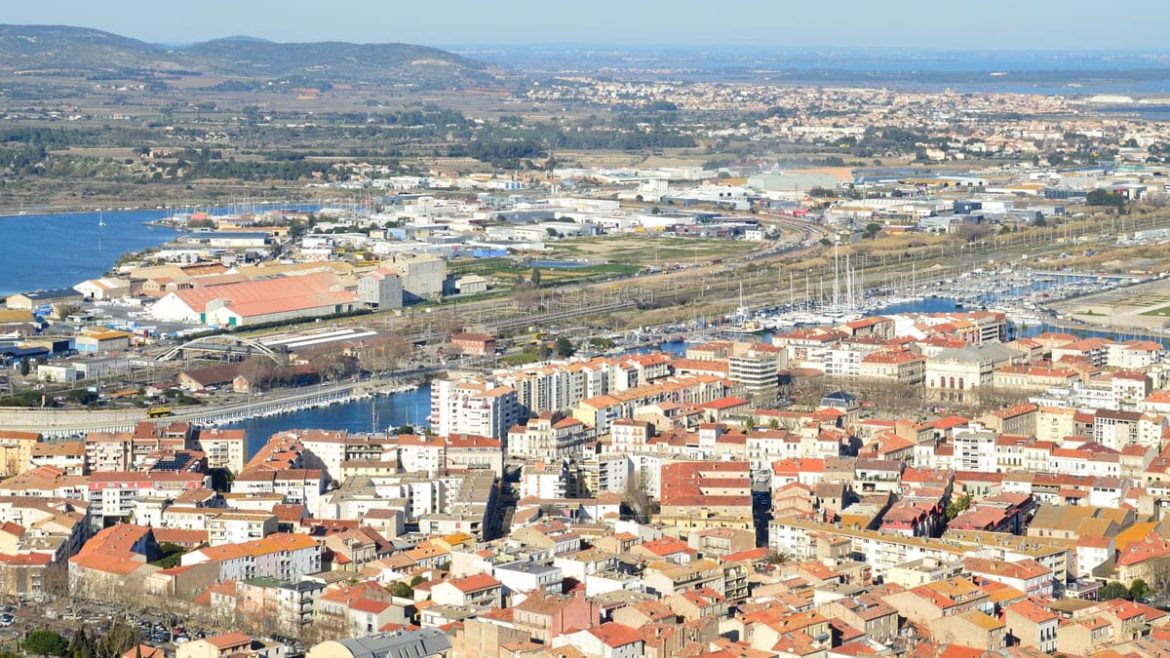 Pézenas dans l'Hérault en région Occitanie